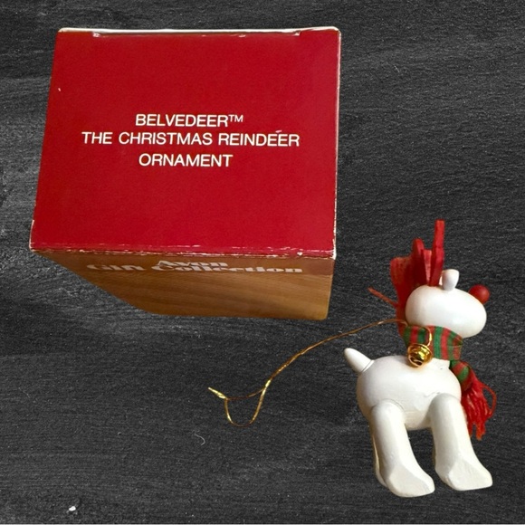Vintage Avon Belvedere Christmas Reindeer Ornament 1987 - Picture 4 of 4